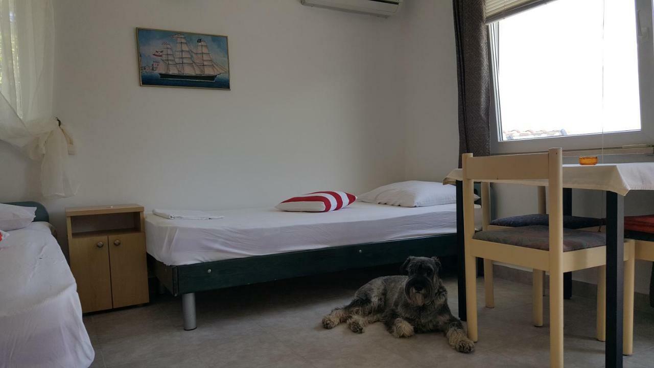 Apartment Viktor ซาลี ภายนอก รูปภาพ